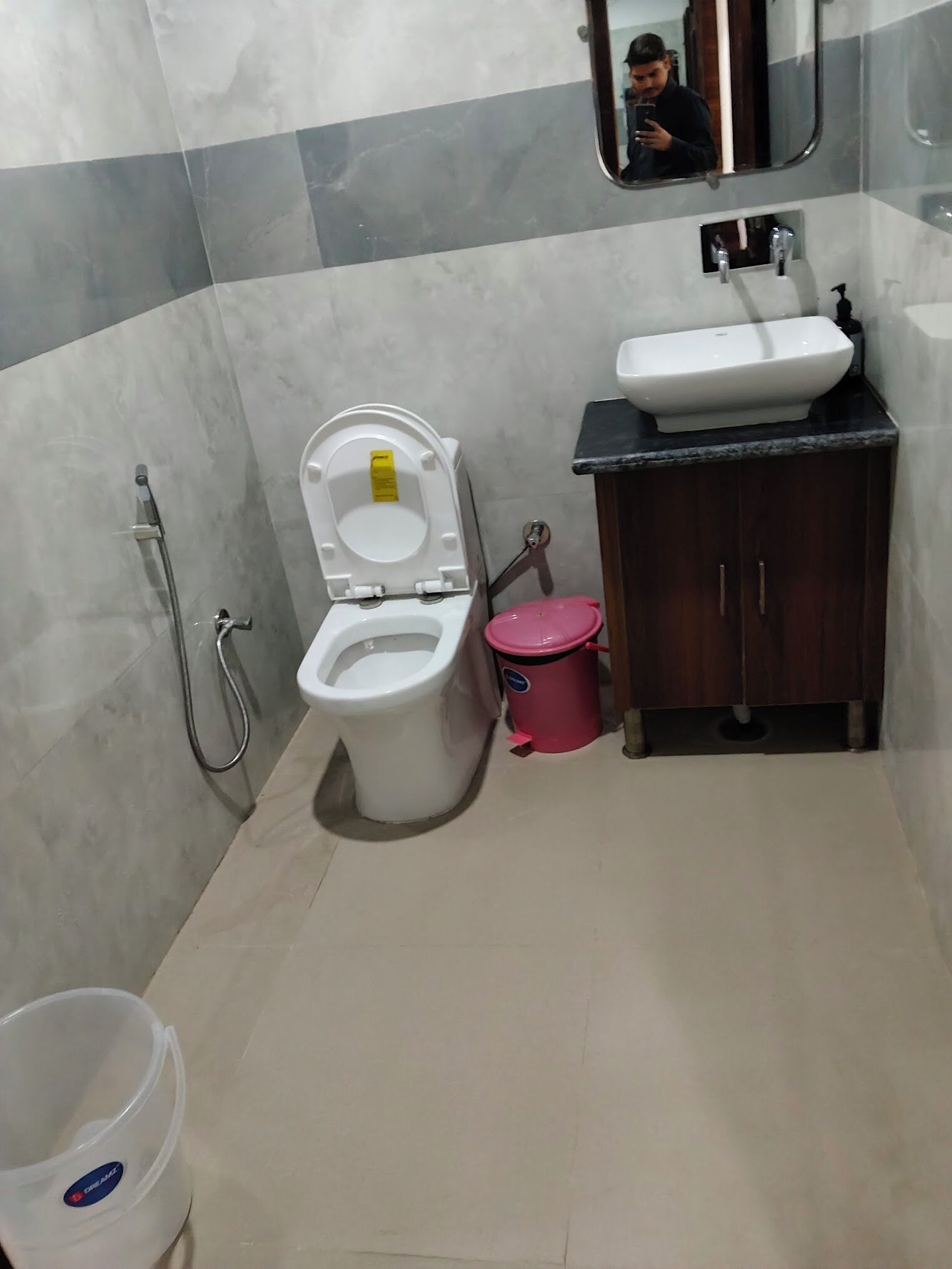 Phòng đôi Deluxe | Phòng tắm | Buồng tắm vòi sen, đồ dùng nhà tắm miễn phí, khăn tắm 