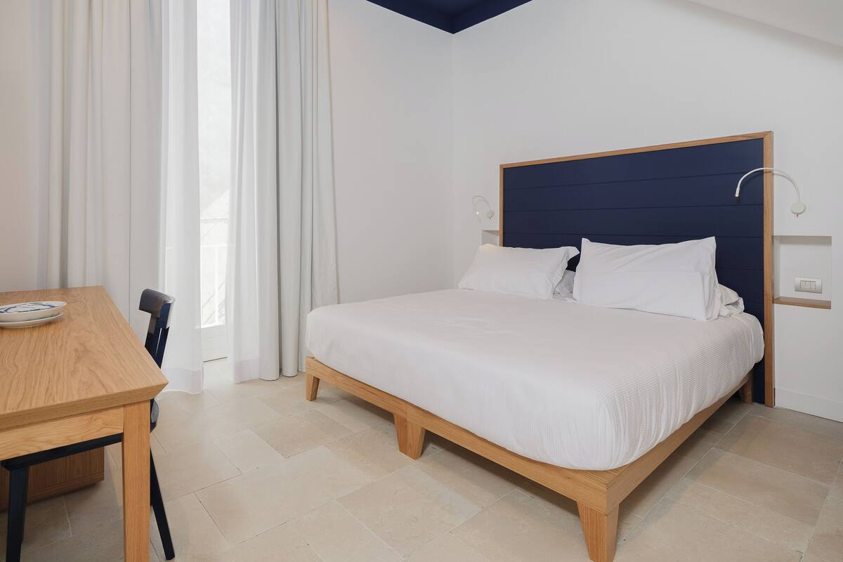 Coffres-forts dans les chambres, bureau, Wi-Fi gratuit