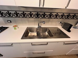 Private kitchen - Gianicolo Hill Apartment (Roma)