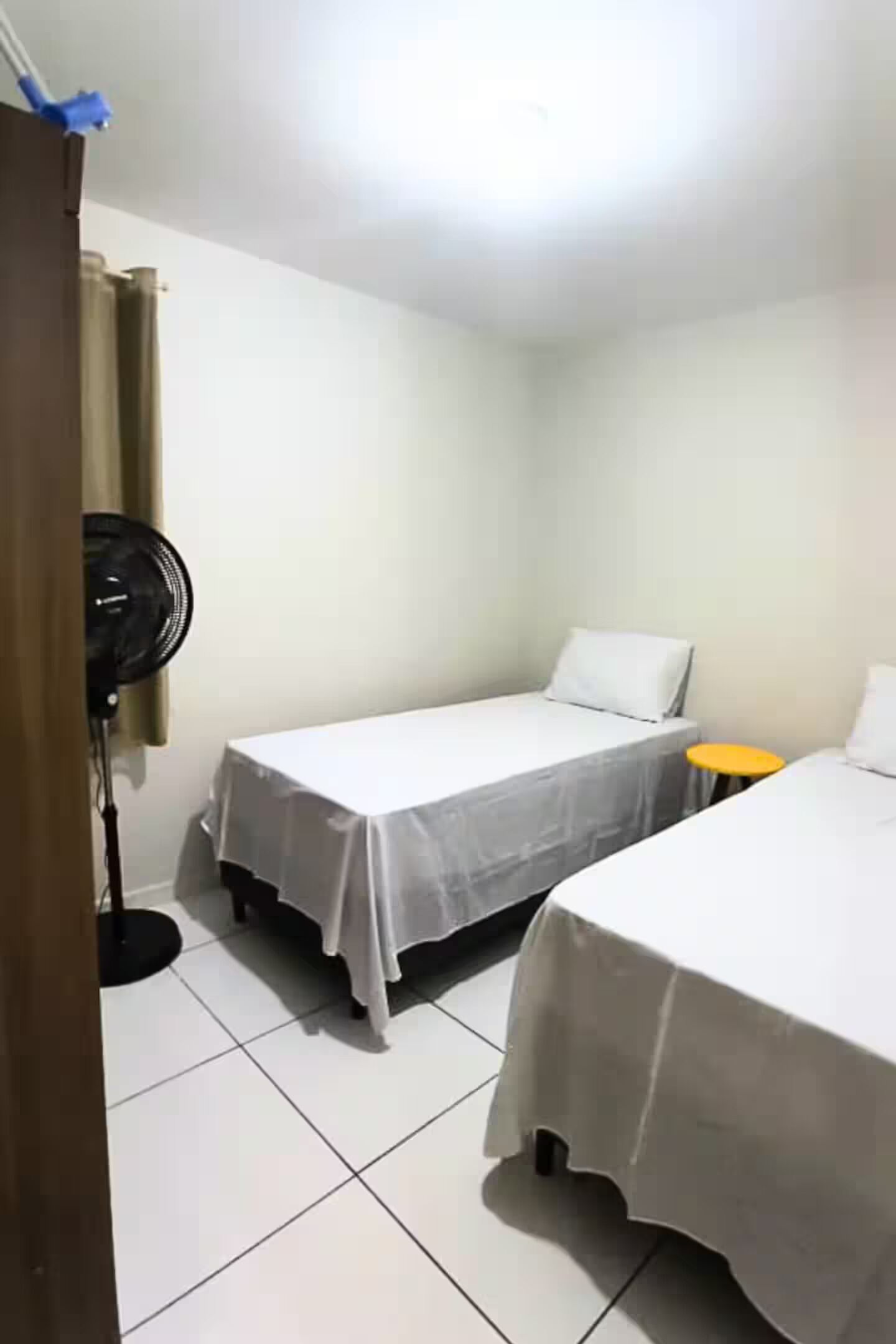 2 quartos, escrivaninha, Wi-Fi de cortesia, roupa de cama