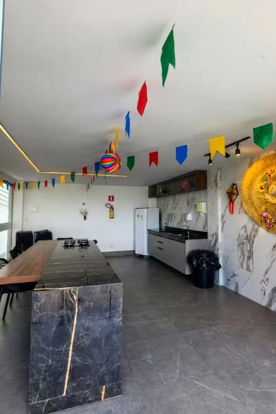 Fully furnished apartment, near São João festivities, with Wi-Fi, swimming pool, garage, and close to the city center.