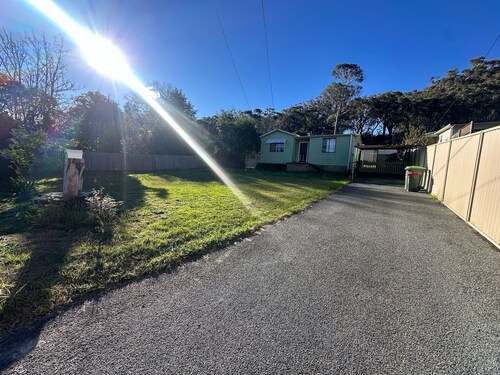 Cheerful cottage in peaceful setting yet close to the exciting Bowral Hub
