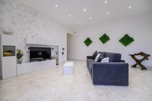 Living area - Stella Vacation Home — Garden and Terrace (Marsala)