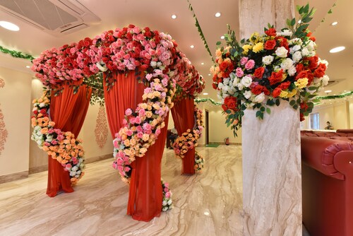 EENNRA ATTRAYEE GUEST HOUSE  & BANQUET
