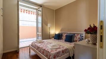 2 bedrooms, iron/ironing board