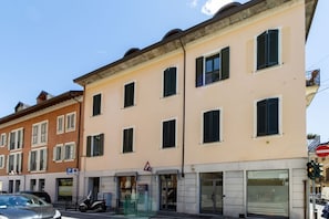 Esterni