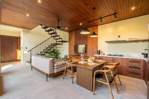 Deluxe-Villa, 2 Schlafzimmer, eigener Pool | Innenbereich