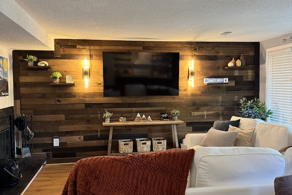 Una Smart TV, una chimenea