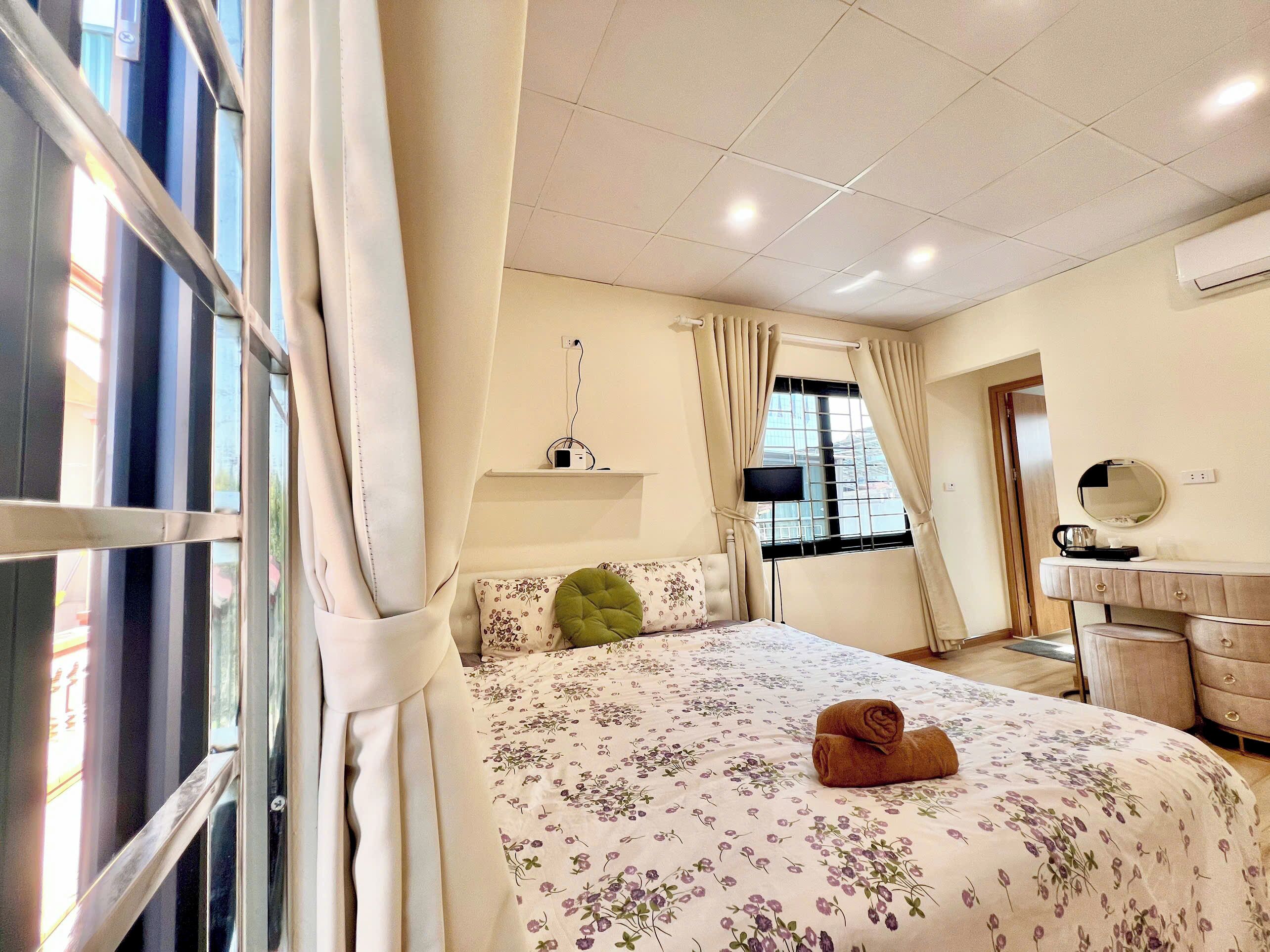 Phòng đôi Deluxe, quang cảnh thành phố | Bàn ủi/dụng cụ ủi quần áo, truy cập Internet không dây miễn phí 