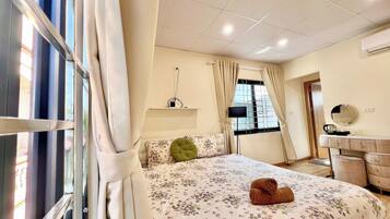 Phòng đôi Deluxe, quang cảnh thành phố | Bàn ủi/dụng cụ ủi quần áo, truy cập Internet không dây miễn phí