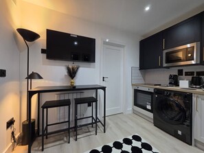 Loft, 1 Bedroom | Private kitchen - Luaz - View Lodge (Dublin)