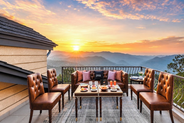 Deluxe Apartment | Outdoor dining