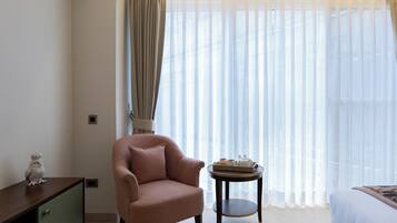 Deluxe Apartment | Iron/ironing board, free WiFi