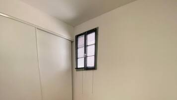 1 habitación y ropa de cama