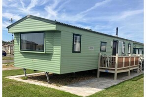 Exterior - House Sleeps 8 With Parking and Balcony (Skegness)