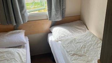 3 bedrooms, iron/ironing board, free WiFi