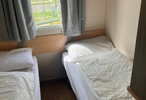 3 bedrooms, iron/ironing board, free WiFi