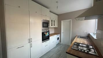 Apartemen, balkon, pemandangan kota | Dapur pribadi