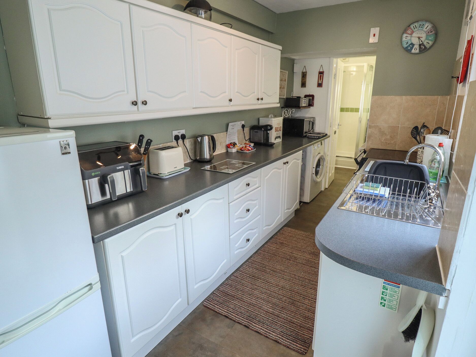 Cottage | Dapur peribadi | Mesin basuh pinggan mangkuk 