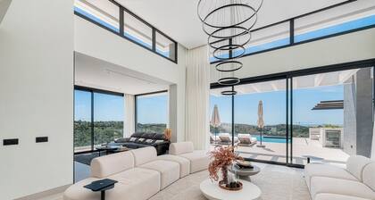 Luxury Villa | Pool | Spa & Sauna | BBQ | Views