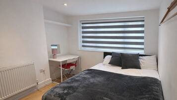6 bedrooms, free WiFi, bed sheets