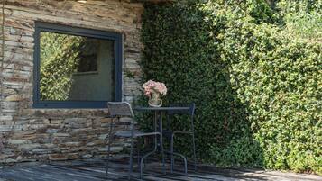 Estudio, vistas al viñedo | Restaurante al aire libre