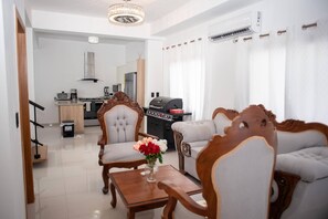 Villa, 3 Bedrooms, Patio | Ruang tamu