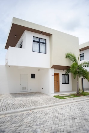 Kamar, 3 kamar tidur, patio | Eksterior