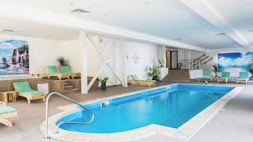 Piscine couverte, piscine extérieure (ouverte en saison)