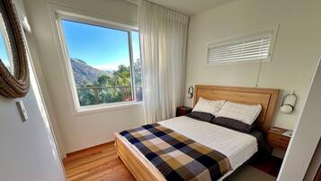2 bedrooms, bed sheets