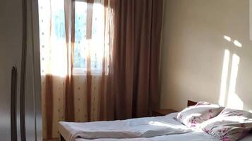 3 bedrooms, iron/ironing board, WiFi