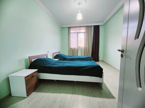 Room - Peaceful 3-bedroom house in Batumi perfect for relaxing getaways (BATUMI)