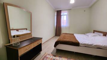 3 bedrooms, iron/ironing board, WiFi