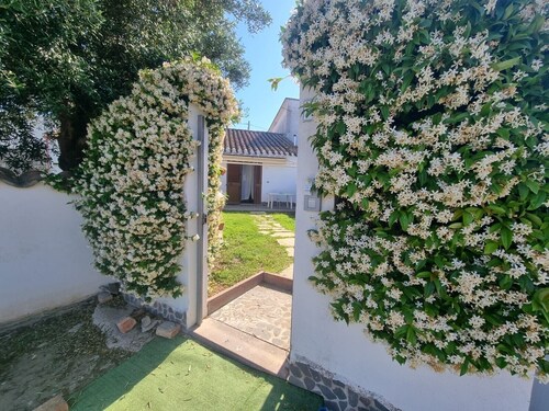Casa Lara: Holiday Home with Private Garden and Wi-Fi