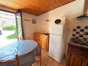 Fridge, microwave, oven, toaster - In the heart of the Verdon, with a terrace and garden! (Castellane)