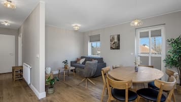 Apartment, 2 Bedrooms | Interior