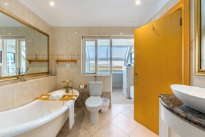 Hair dryer, towels - Dolphin Beach D101 (Cape Town)