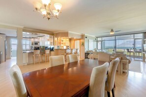 Dining - Dolphin Beach D101 (Cape Town)
