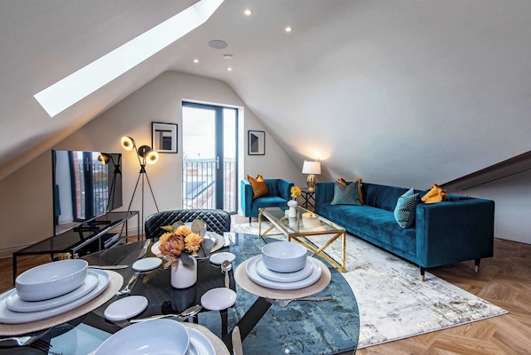 TV, video games, offices - Luxury Penthouse in the City (Nottingham)