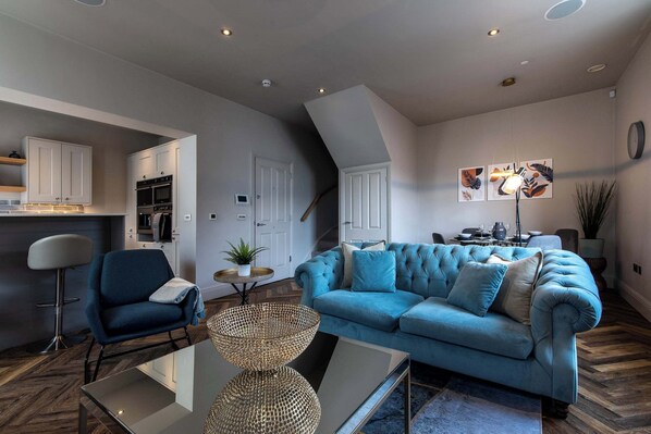 TV, offices - Central, Secure Parking and High-end (Nottingham)