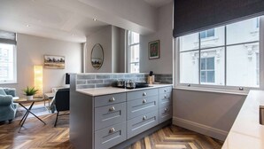 Unclassified image, 5 of 41, button - Central, Secure Parking and High-end (Nottingham)