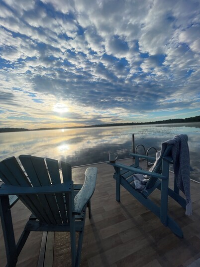 Adorable Lakeside Cabin w/ Private Sandy Beach to Enjoy the Sunrise
