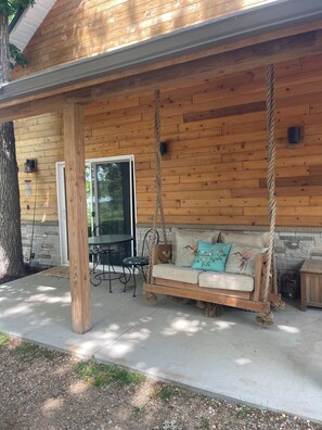 Outdoor dining - Adorable Lake Home with Sunrise, Sunset, & Sandy Beach (Menahga)