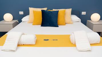 Apartment (2 Bedrooms) | 2 bedrooms, iron/ironing board, bed sheets