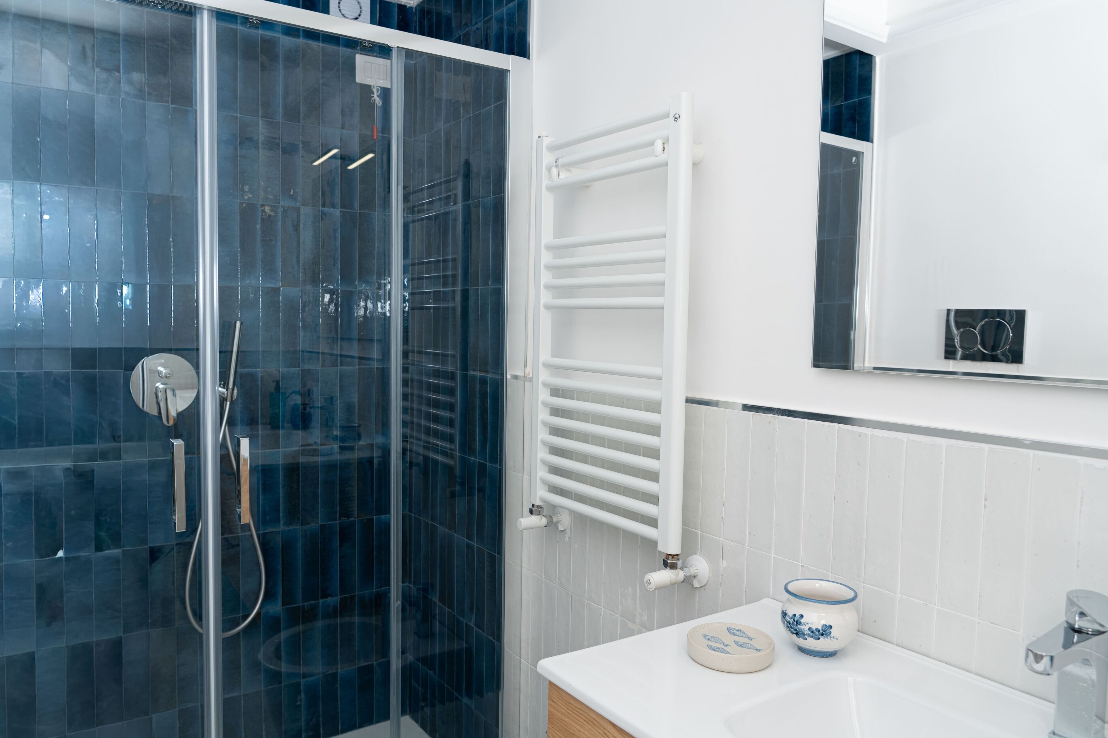 Apartment (2 Bedrooms) | Bathroom | Shower, bidet, towels