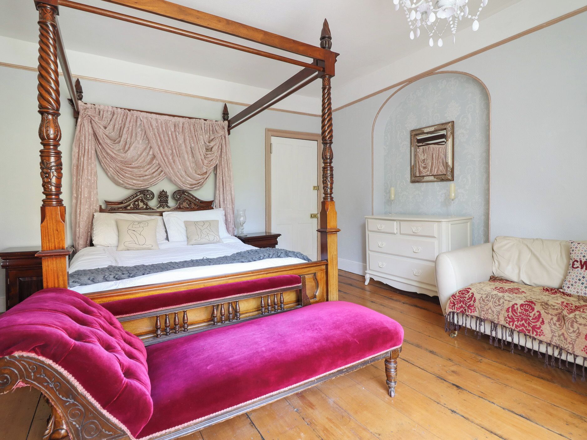 10 bedrooms, free WiFi, individually decorated, individually furnished