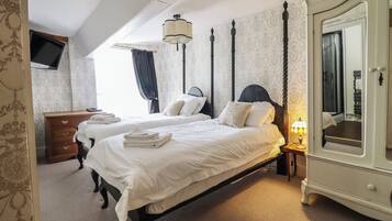 10 bedrooms, WiFi (free), individually decorated, individually furnished