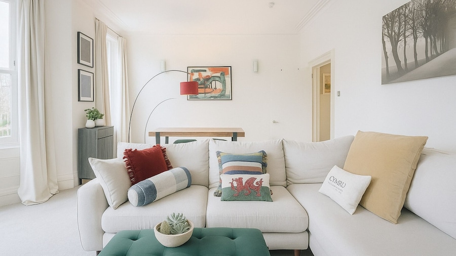 The Pontcanna Emerald Free Parking 3 Beds