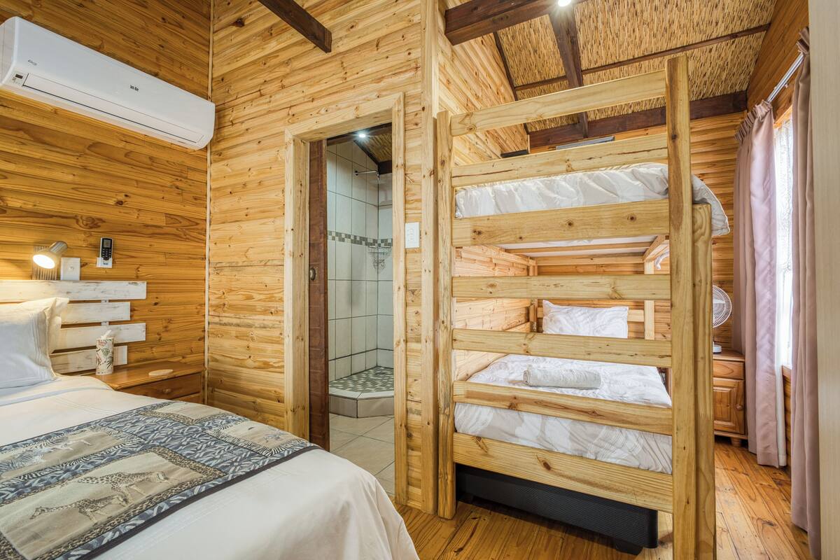 Cabane Familiale | Coffres-forts dans les chambres, rideaux occultants, Wi-Fi gratuit