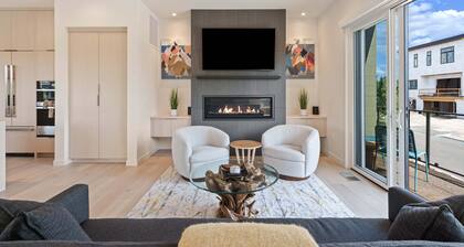 Peak and Pint | Perched Above Old Mill with Mountain Views & Walkable Bend Location